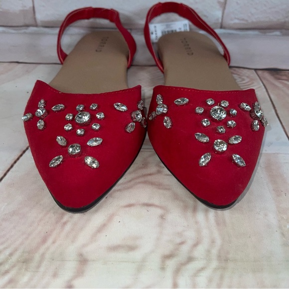 NWT TORRID Sz 8.5 WW RED EMBELLISHED FAUX SUEDE SLINGBACK FLATS ALMOND TOE - Picture 4 of 8